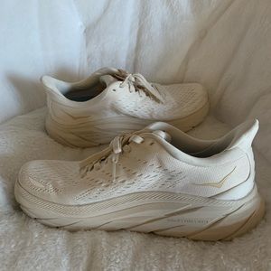 HOKA Clifton 8 Sandstorm/Eggnog